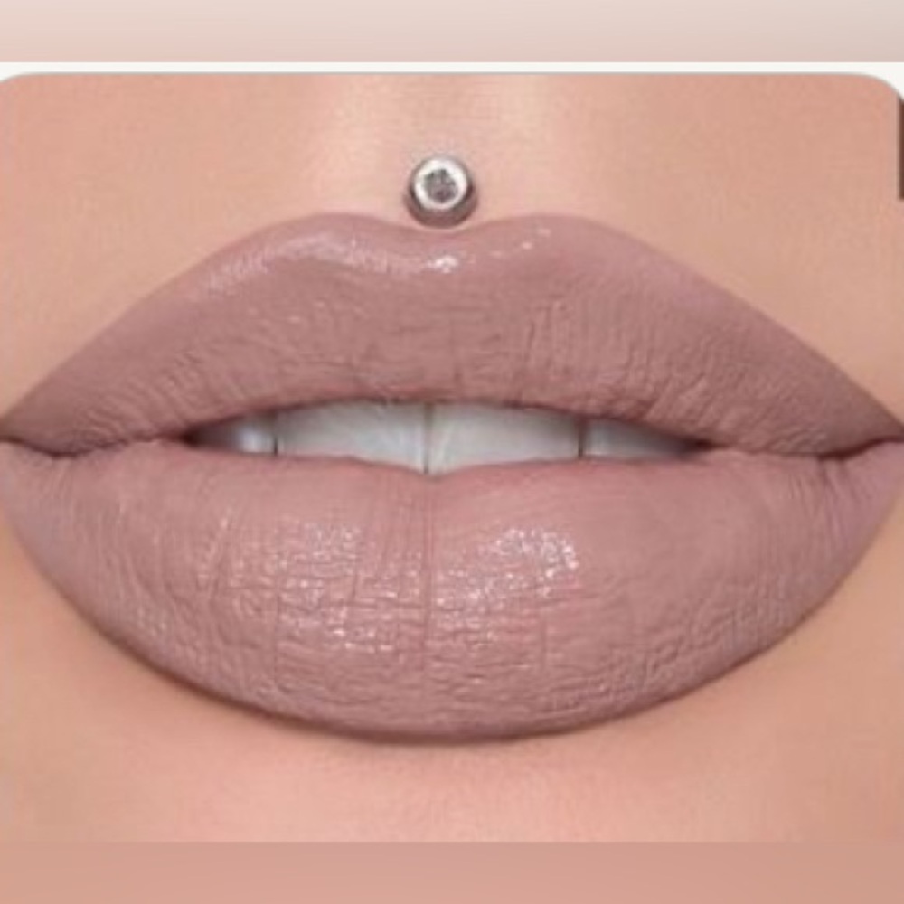Jeffree Star NAKED IN THE PARK Supreme Gloss in Soft neutral new in box